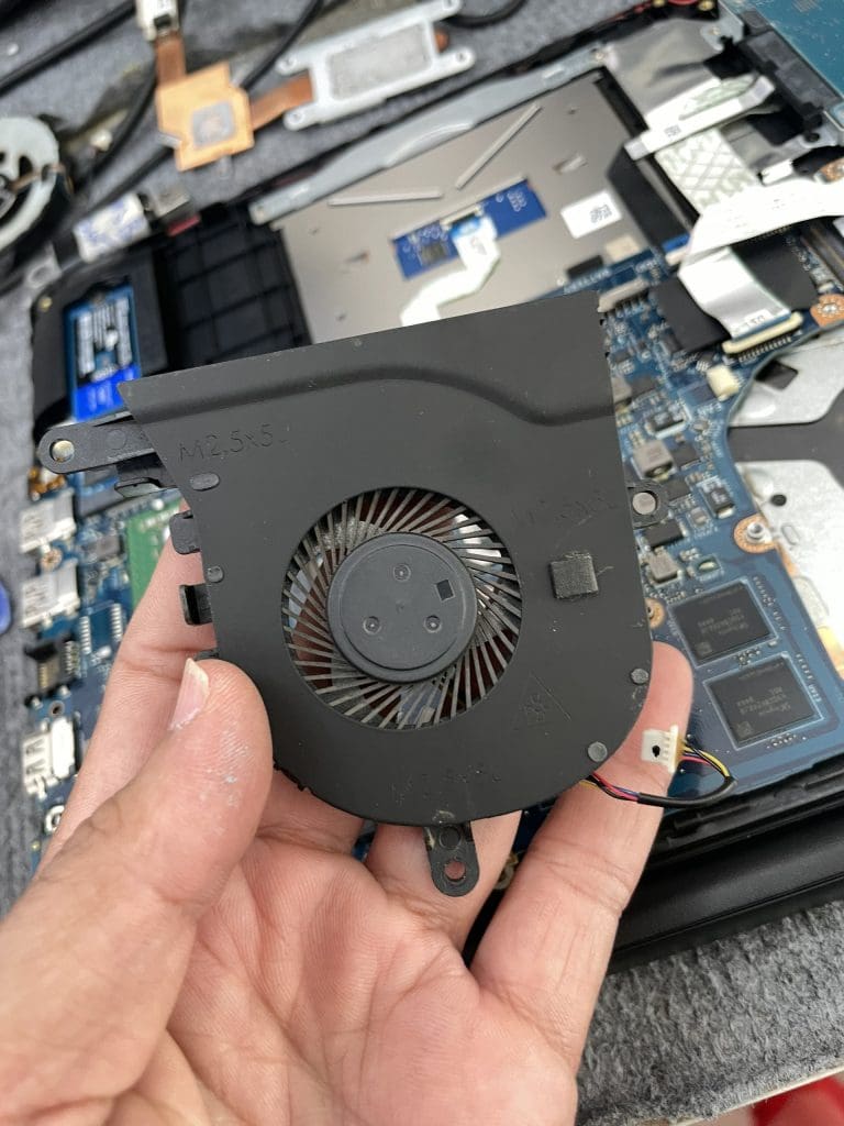 DỊCH VỤ LAPTOP 1 THAY QUẠT LAPTOP